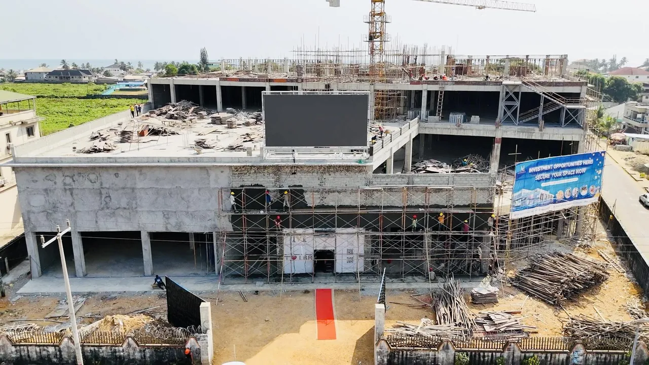 Construction, main entrance
